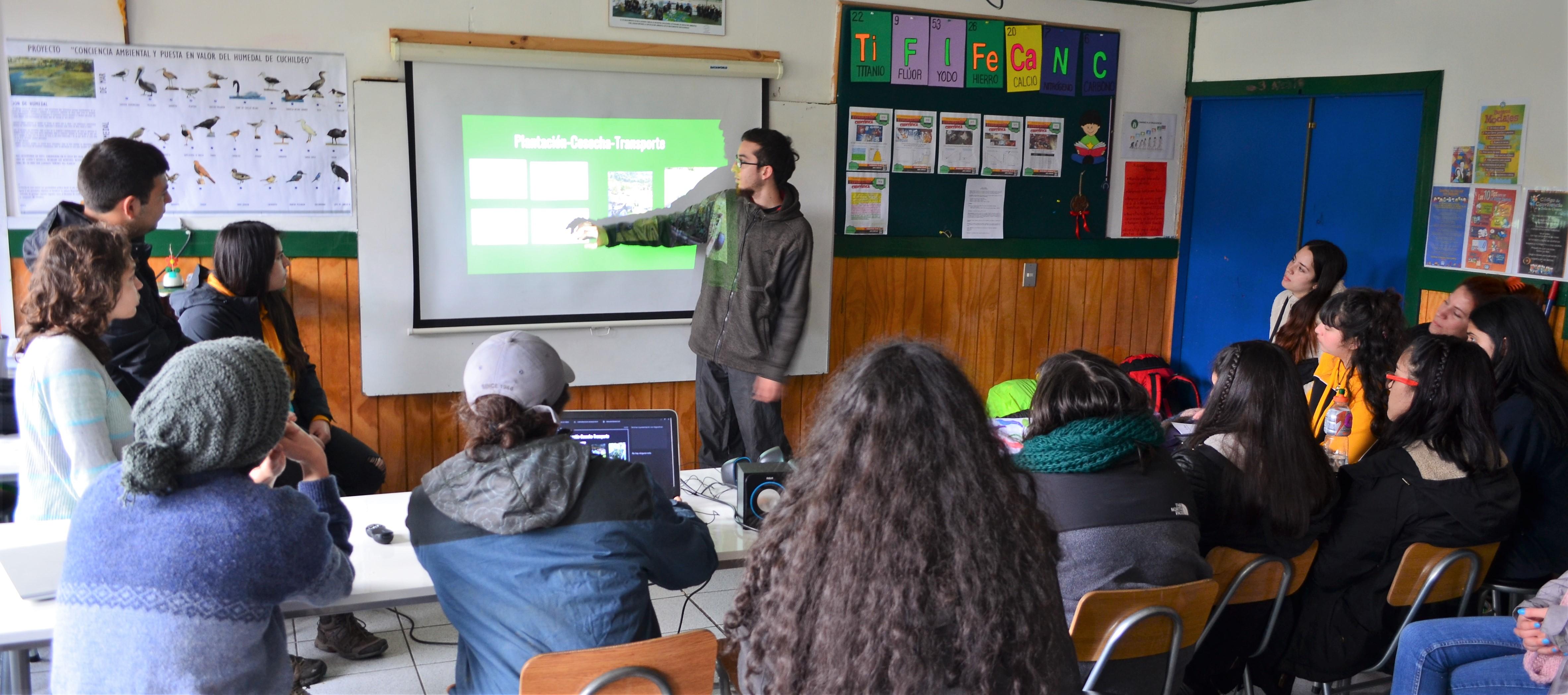 Taller viverización Estación Científica San Ignacio del Huinay