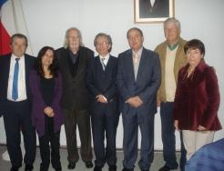 La Comisión: Profesores Iván Saavedra, Claudia Santibañez; Prof. Guía Pedro Cattan; Dr. Carlos Valdovinos; Coordinador Doctorado Julio Larenas, Presid. Guillermo Figuero y Prof. Betty San Martín. 
