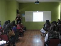 En el evento de Bienvenida estuvieron presentes académicos y autoridades. En la foto, el Director de Escuela, Prof. Manuel Toral y el Decano Javier González.