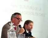 Eduardo Vial, ingeniero forestal de la U. de Chile que se desempeñó en Masisa, hoy es Director de CONAF. 