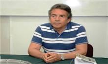 El Decano Javier González, fue parte de los presentadores de la publicación.