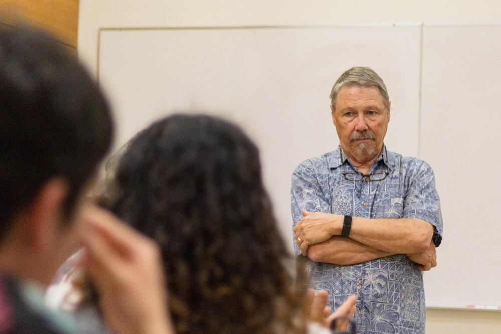 El profesor Thomas K. Rockwell (San Diego State University) lleva cuarenta años estudiando el sistema de Falla San Andrés, uno de los sistemas de falla más famosos del mundo.