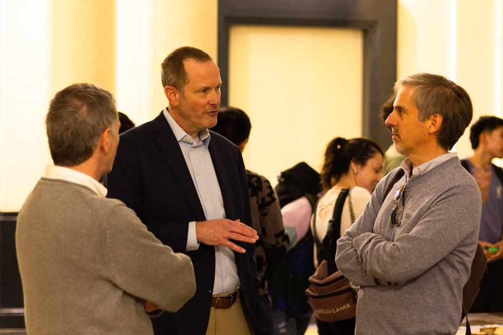 El Dr. Simon ha desarrollado una amplia colaboración científica con el DGL, especialmente con el Dr. Martin Reich y Dr. Fernando Barra.