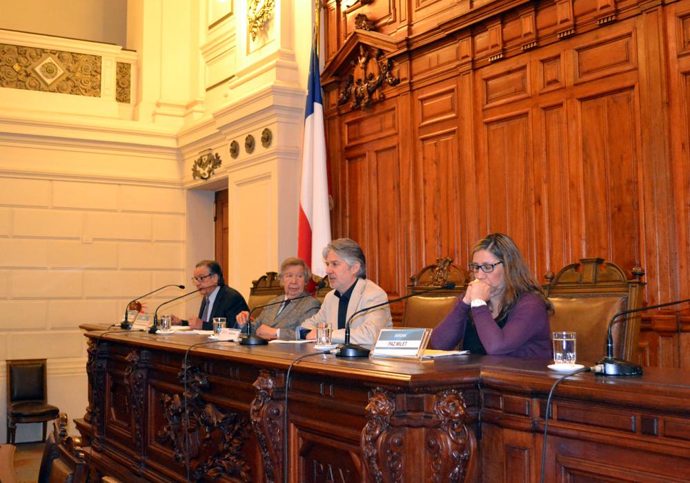 El encuentro fue organizado por el Instituto de Asuntos Públicos, el Instituto de Estudios Internacionales y el Centro de Extensión del Senado.