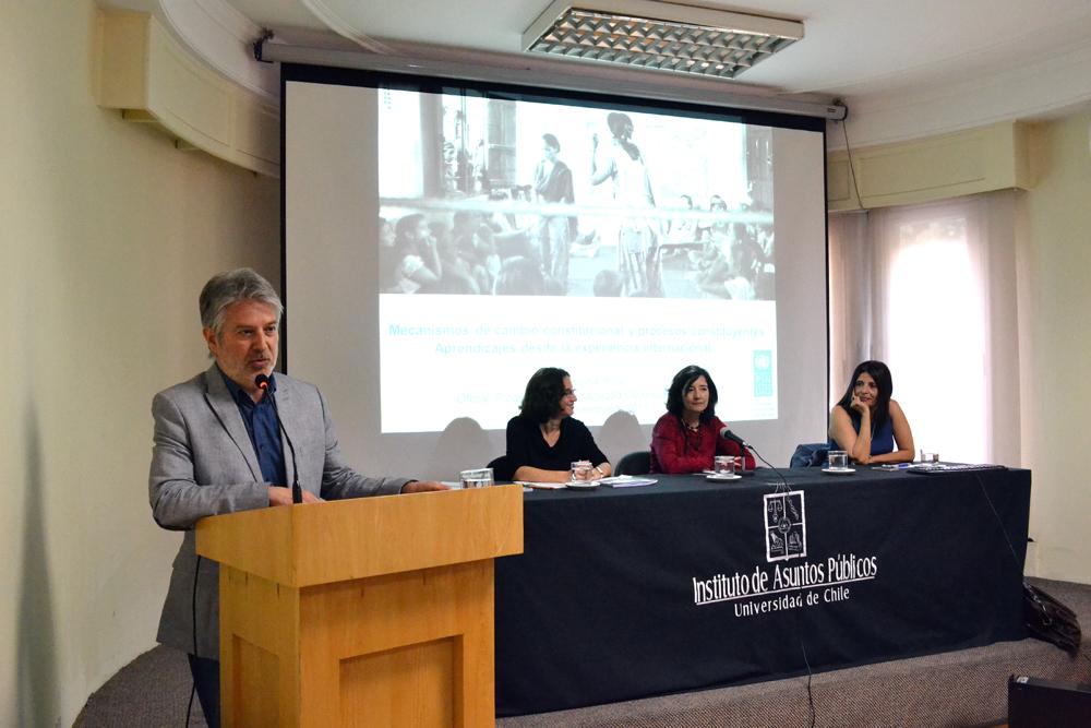 El Director (s), Aldo Meneses, dio la bienvenida a los presentes