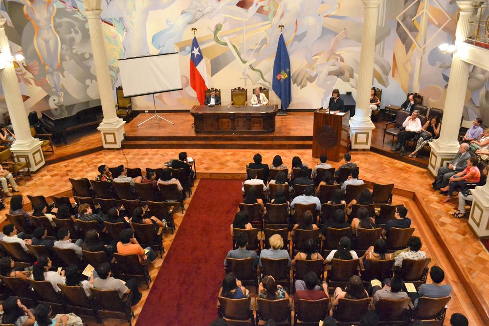 La ceremonia se realizó en el Salón de Honor de la Casa Central.