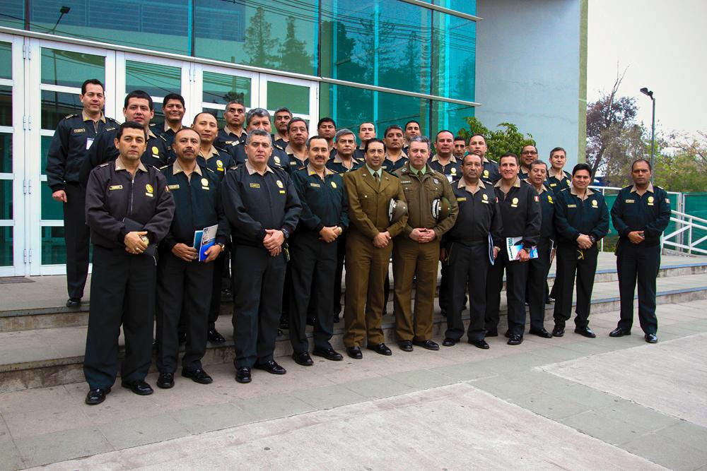 El seminario también incluyó una visita a la Prefectura Cordillera de Carabineros.