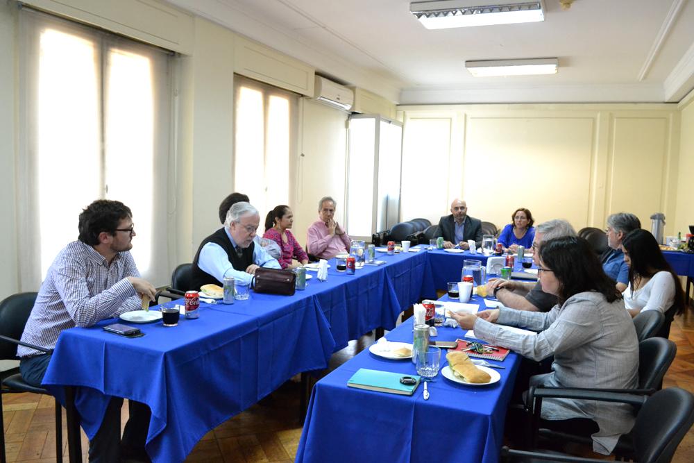 Profesora Heiss expuso sobre la crisis de legitimidad y la Constitución