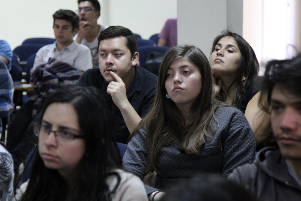 Prof. Jaime Fierro expuso en foro sobre género