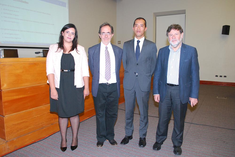 Mariana Caro, Magíster en Ciencia Política; Leonardo Letelier, Director de la Escuela de Postgrado; Carlos Chong, Magíster en Gobierno y Gerencia Pública; y Hugo Frühling, Director del INAP.