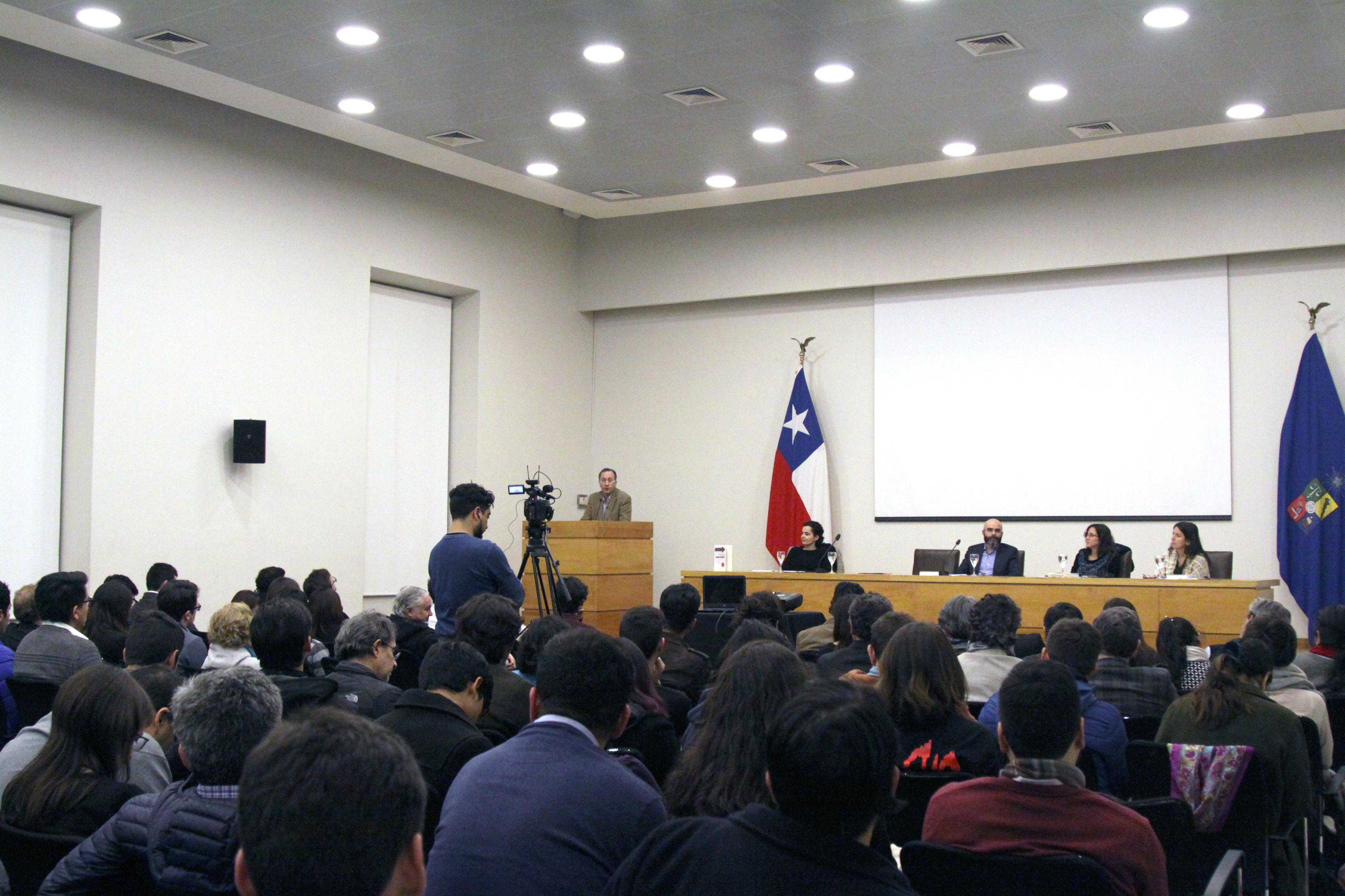 Al lanzamiento asistieron profesores y estudiantes de pre y postgrado.