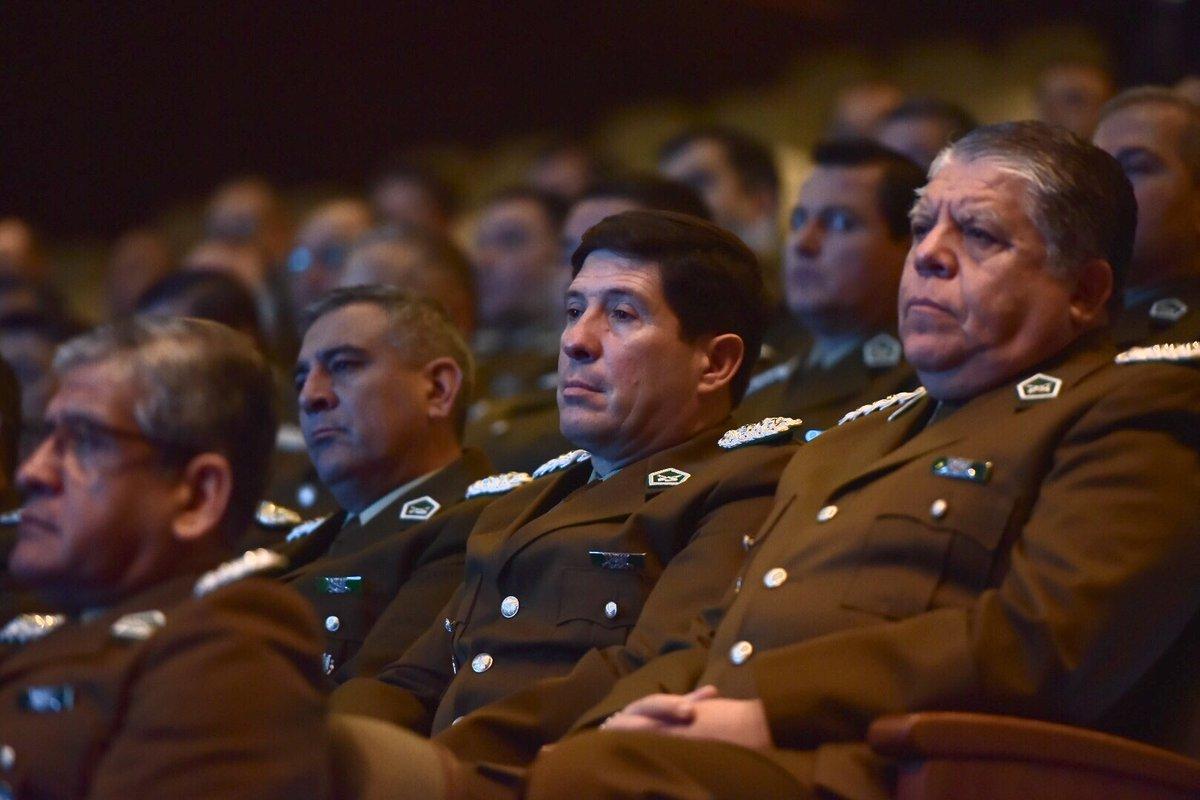 Prof. Frühling y Mohor expusieron en seminarios de Carabineros