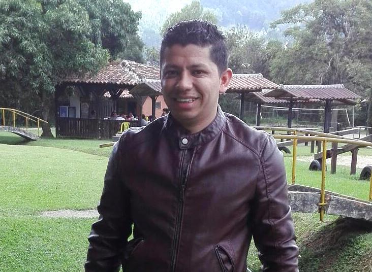 Gerardo Castro es abogado por la Universidad Nacional Autónoma de Honduras.