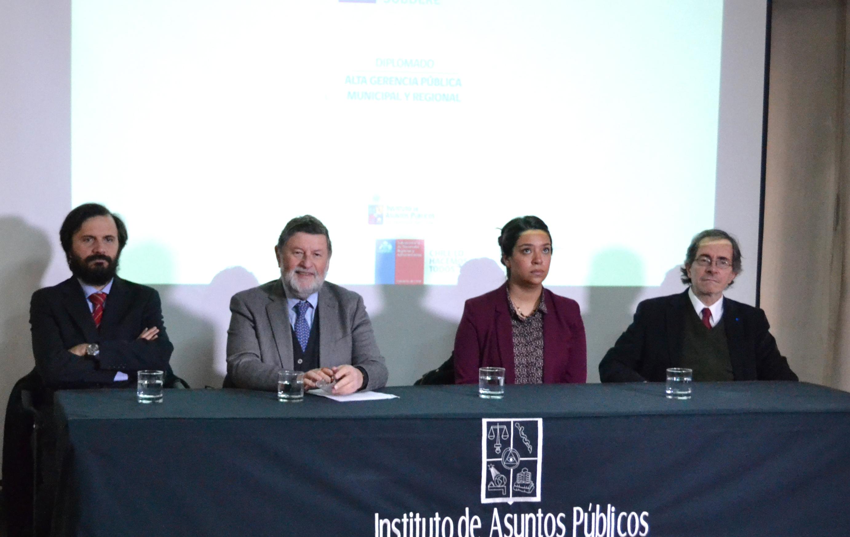 Cristian Pliscoff, Coordinador del Diplomado; Hugo Frühling, Director del INAP; Catalina Miranda, de la Academia de Capacitación Subdere; y Leonardo Letelier, Director de Postgrado INAP.