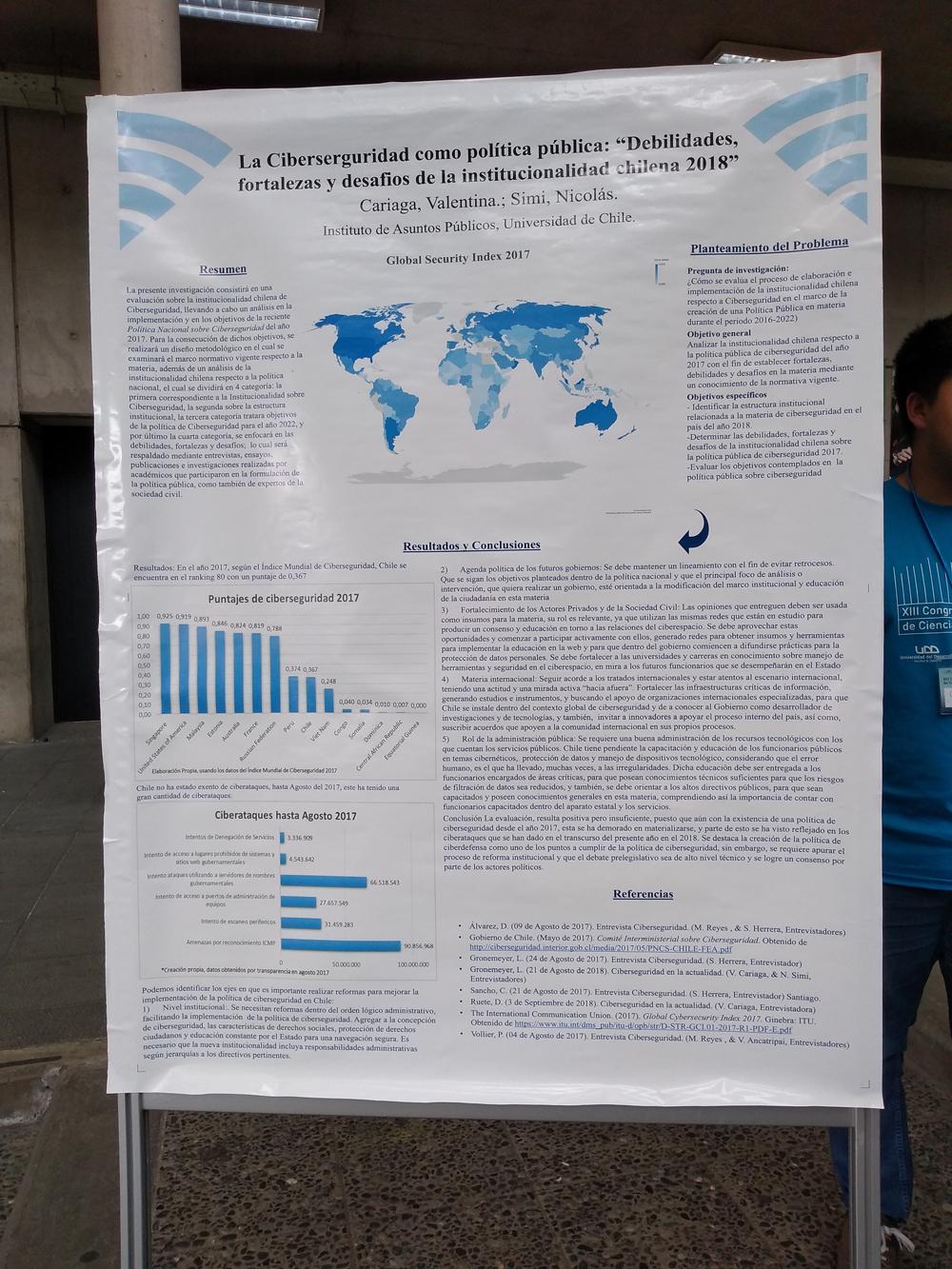 Póster de los estudiantes de Administración Pública Valentina Cariaga y Nicolás Simi.