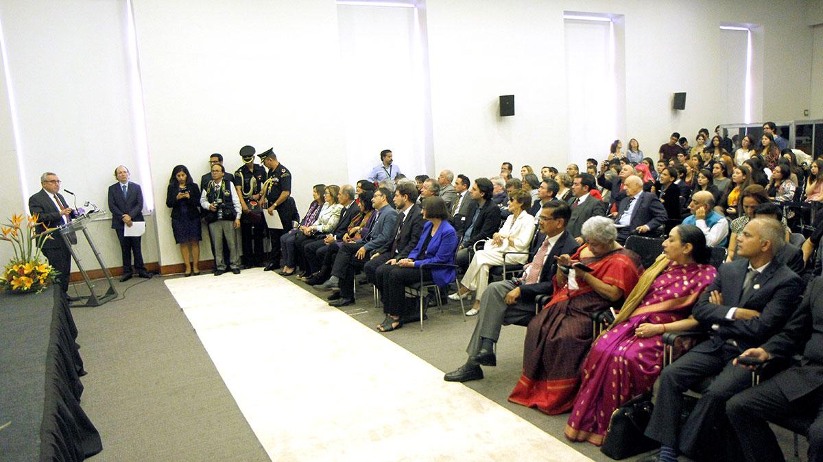 Al encuentro asistieron autoridades y estudiantes de Ciencia Política y de Estudios Internacionales.