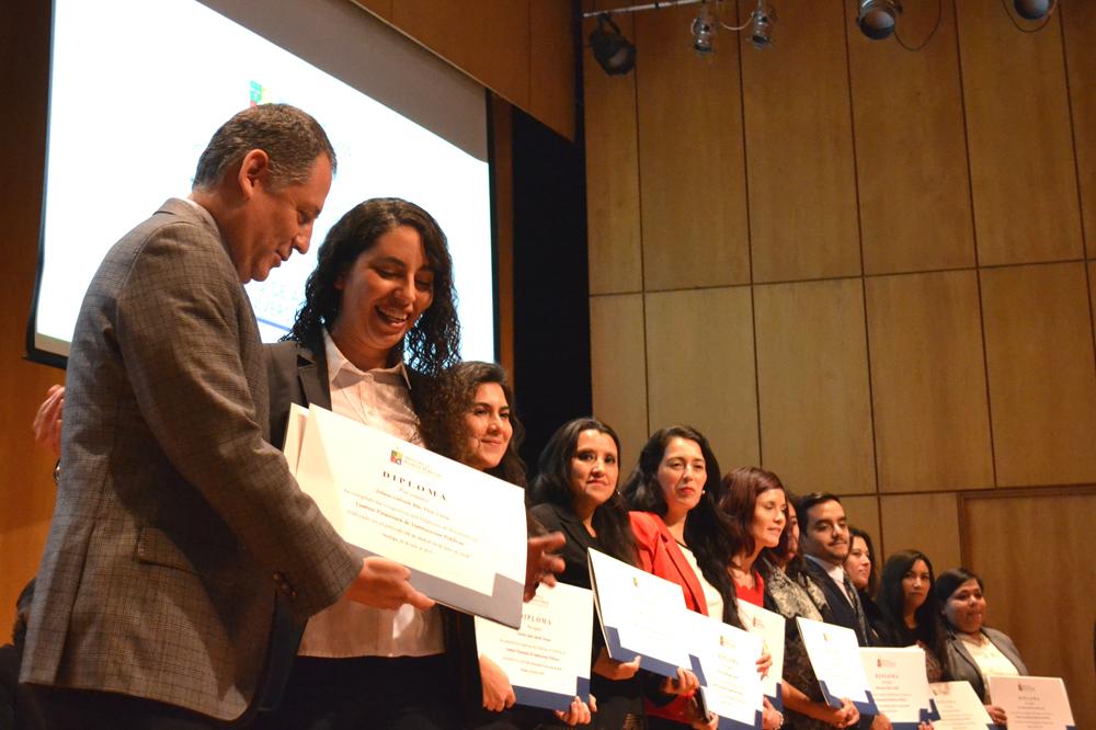 Más de 120 profesionales recibieron sus diplomas de postítulo