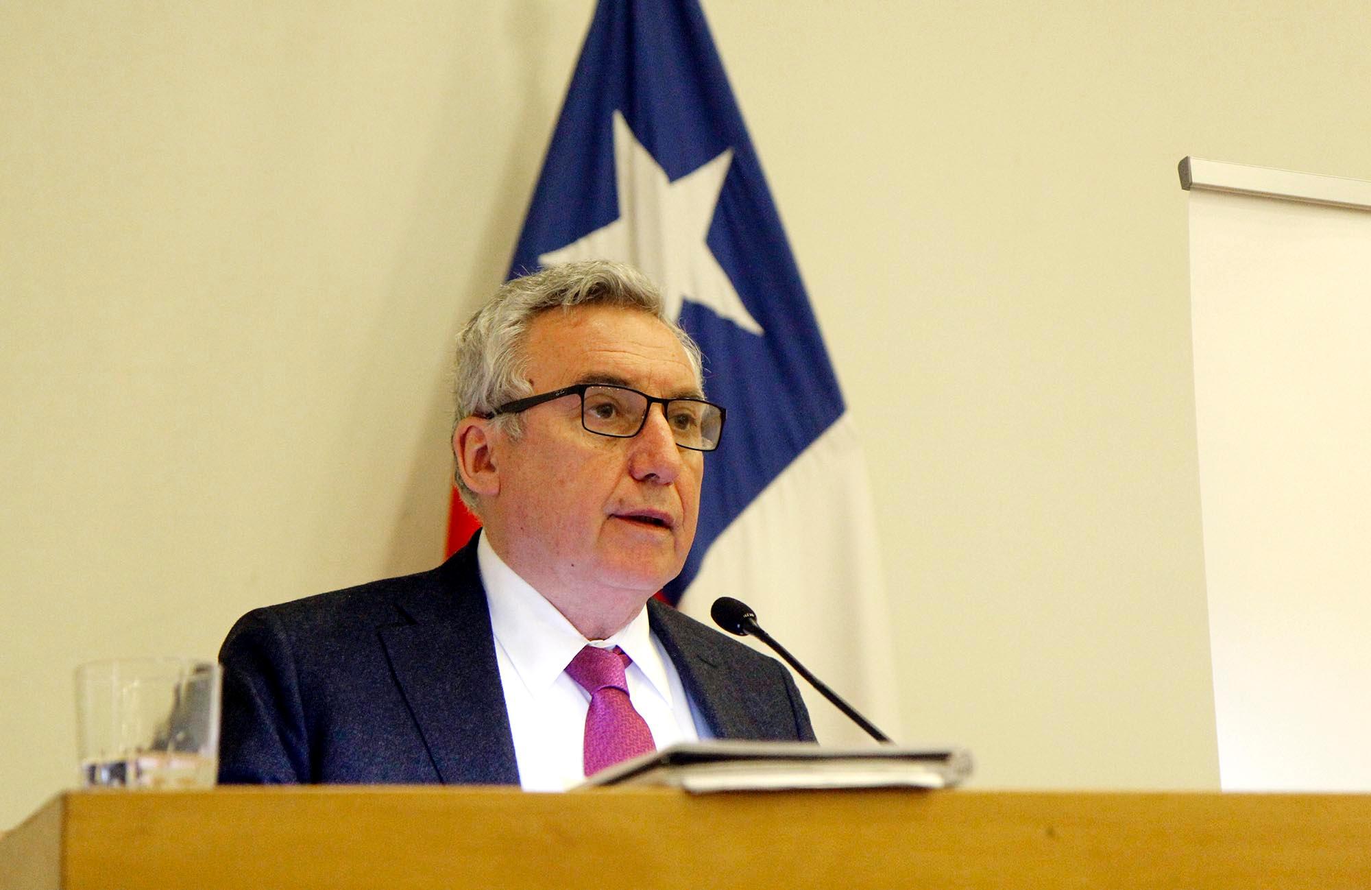 En la instancia el Rector Ennio Vivaldi destacó que la Universidad de Chile está llamada a contribuir a la regionalización.