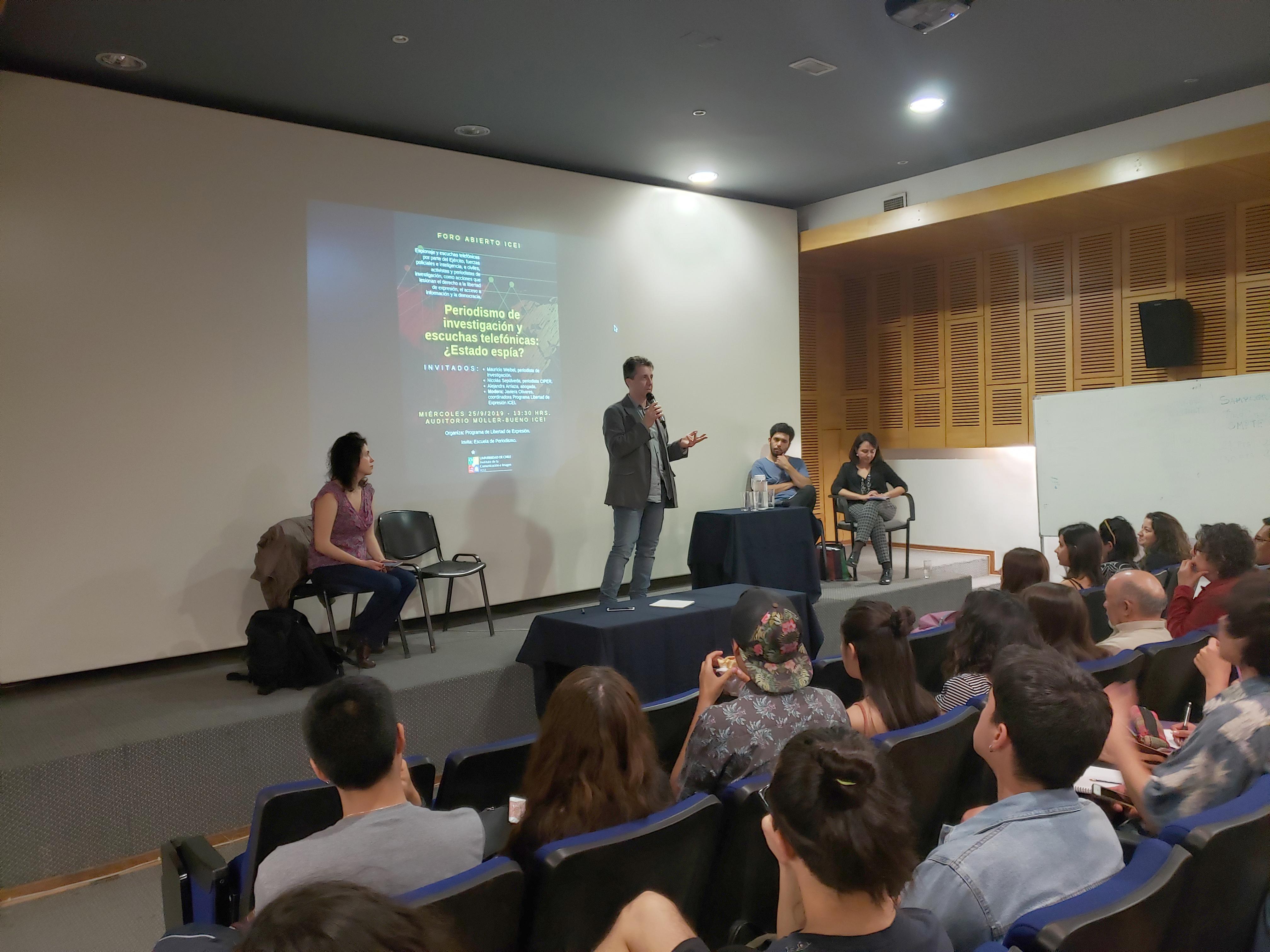 Foro Periodismo de Investigación y Escuchas Telefónicas: ¿Estado Espía? 
