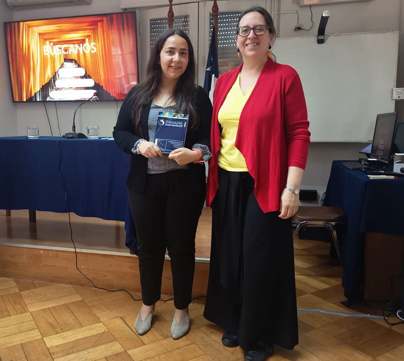 Valentina Codocedo, de la Embajada de Japón, junto a la prof. Tatiana Rein, Directora de Asuntos Internacionales del IEI.