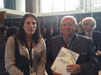 La profesora Dorotea López G., junto al Director del IEI, profesor Walter Sánchez G.
