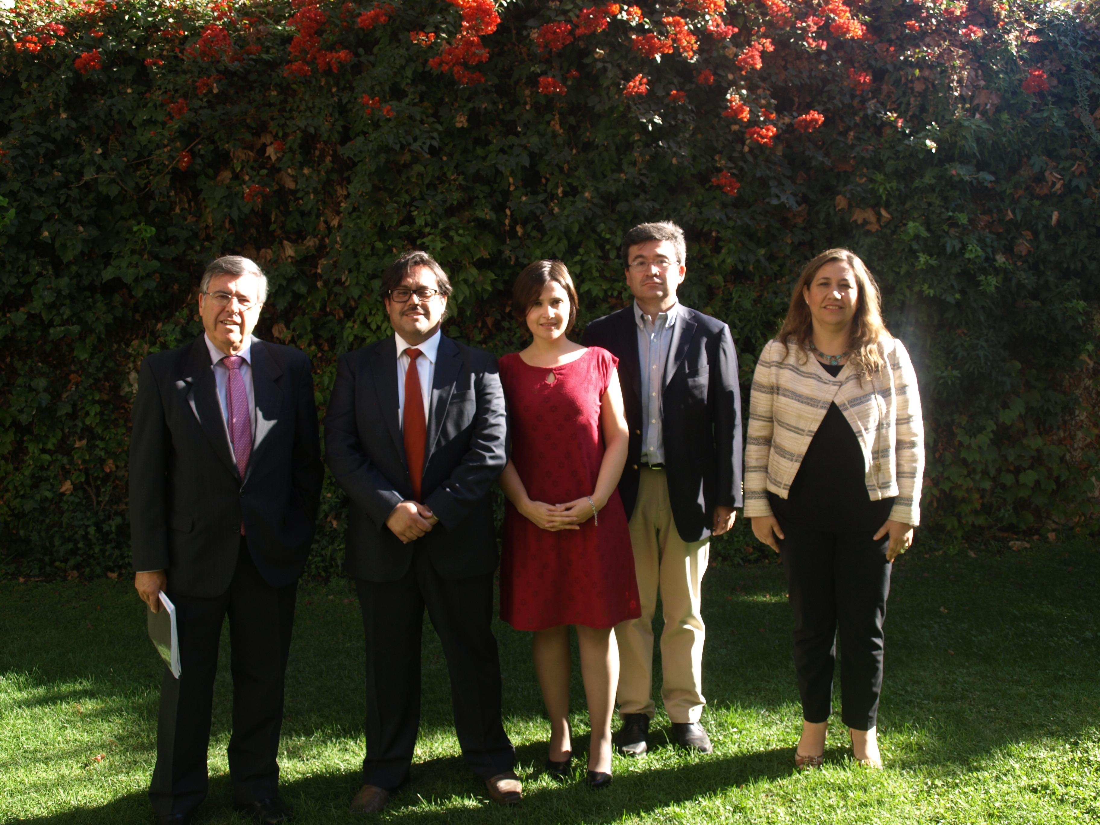  De izquierda a derecha: José Morandé, Gilberto Aranda, Cristina Oyarzo, Ricardo Gamboa y Paz Milet.