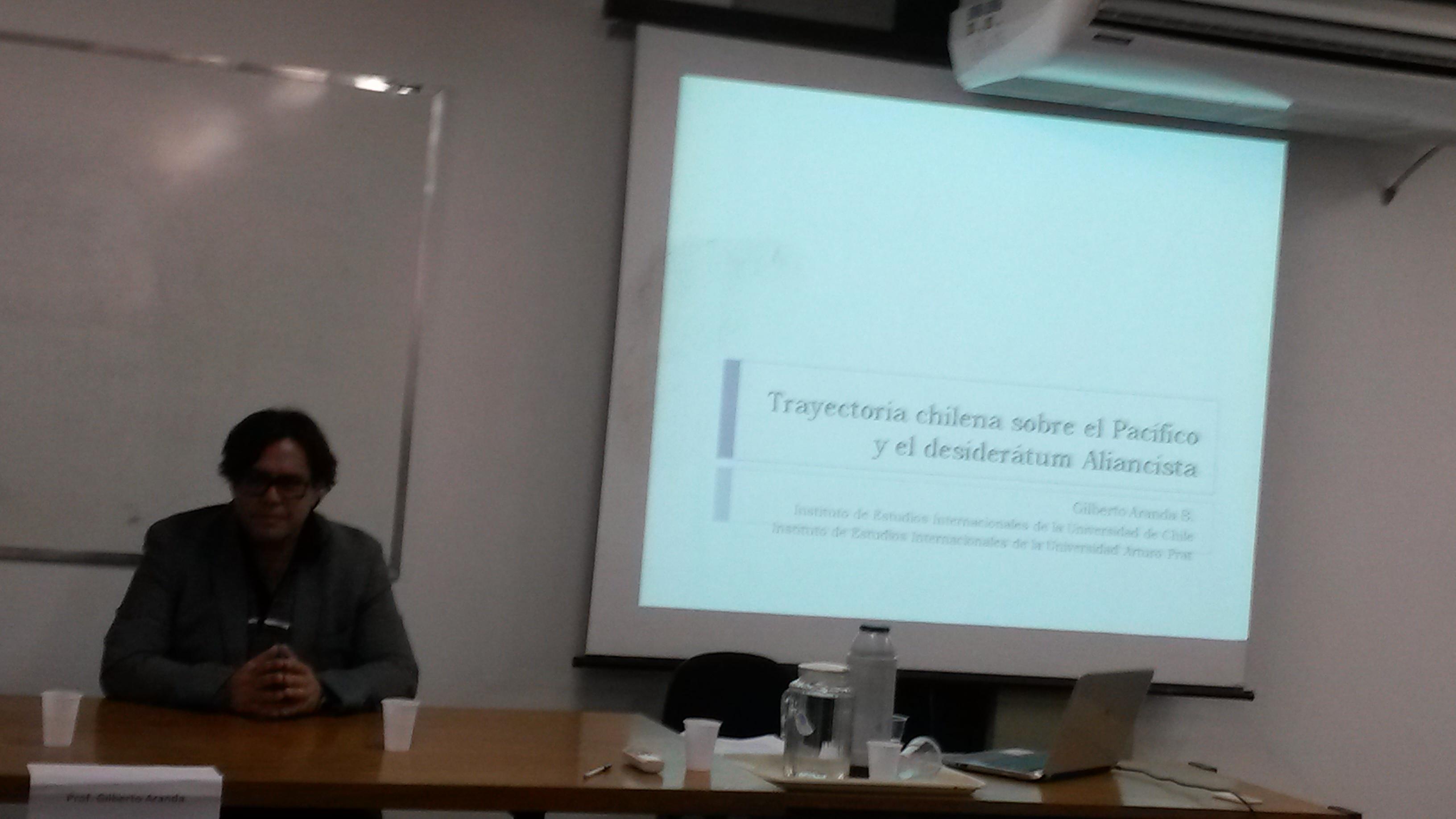 Prof. Gilberto Aranda expone en Seminario Internacional en la Universidad Federal de Minas Gerais, Brasil