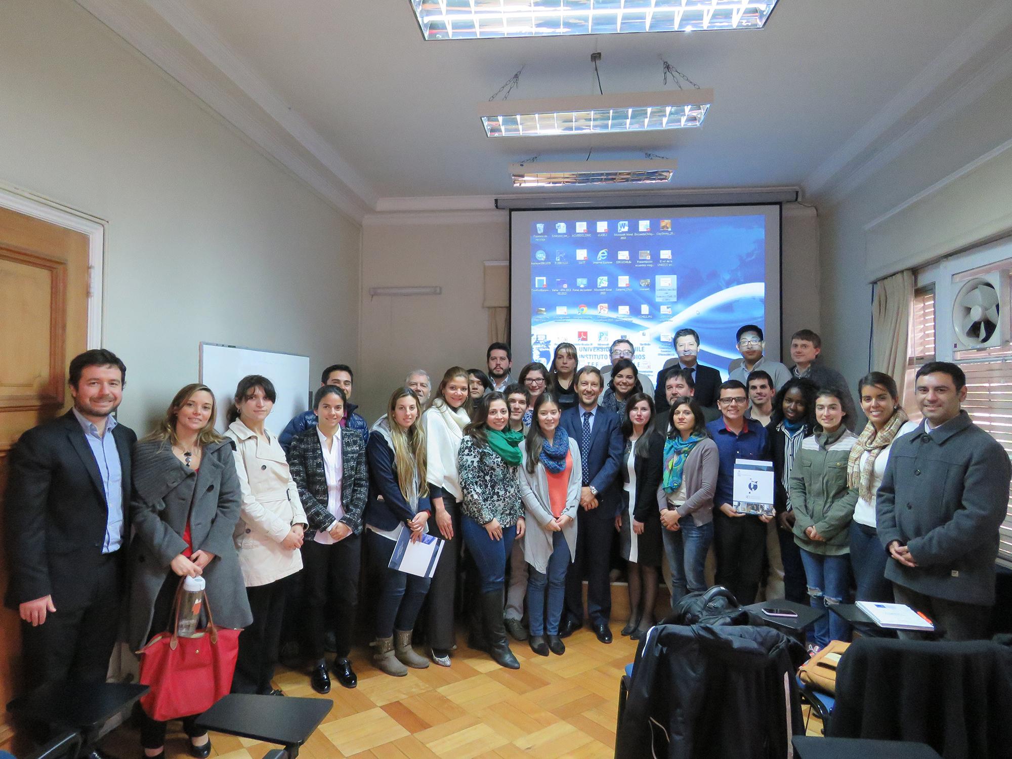 Curso Intermedio de Servicios organizado por la Cátedra OMC del IEI convocó a más de 30 participantes.