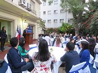 Profesor José Morandé Lavín, Director del IEI, da la bienvenida a los alumnos de postgrado y postítulo.