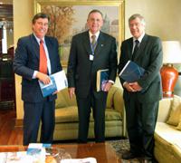José Morandé Lavín, Didier Opertti Badán y Francisco Prieto.