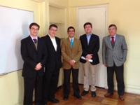Los profesores Rodrigo Contreras, Luis Riveros, Ricardo Gamboa y José Morandé, junto a Daniel Soto.