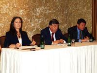 Caroline Tompkins, presidenta de FITT; José Morandé, Director del IEI, y Carlos Ronderos, representante para FITT América Latina.