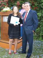 Marcela Gómez junto al Director del IEI, profesor José Morandé Lavín.