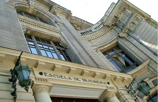 Fachada Facultad de Ciencias Físicas y Matemáticas.