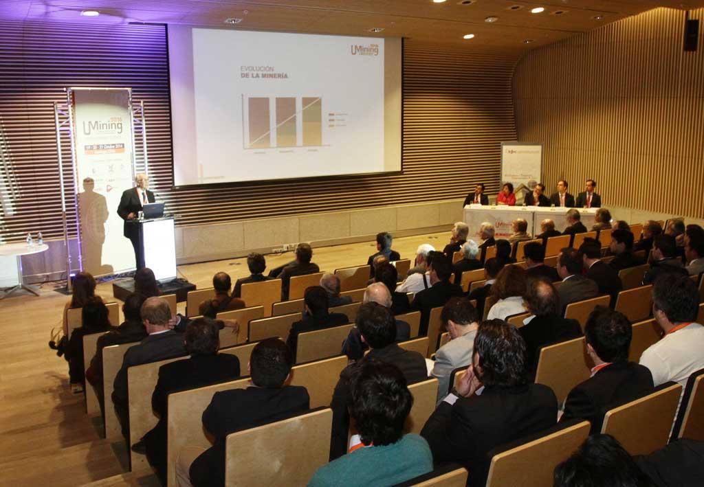 El experto en minería subterránea Fidel Báez, durante la inauguración del Congreso Internacional U-Mining 2016.