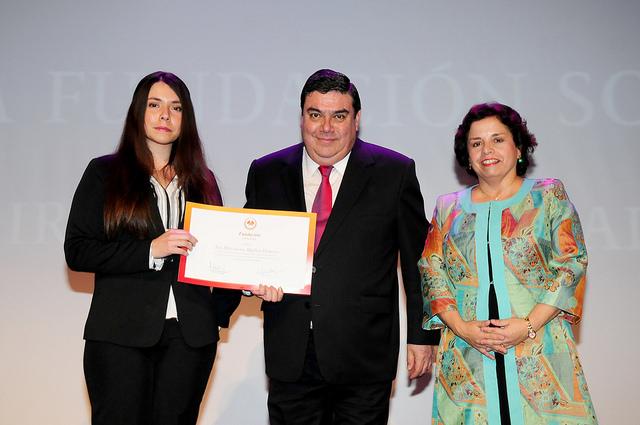 Iris Mallea, junto al presidente de Sonami, Alberto Salas y la Ministra de Minería, Aurora Williams