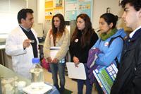 Secundarios visitan "Laboratorios Abiertos" en Facultad de Odontología