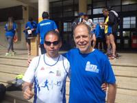 Víctor Rodríguez junto al Vicerrector de Asuntos Estudiantiles y Comunitarios, Dr. Juan Cortés