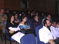 Los asistentes a la conferencia pudieron conocer las últimas investigaciones en materia de biología molecular, en orden a buscar terapias aplicables al cáncer oral.