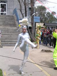 Con un seductor baile, la respresentante de Odontología conquistó a la concurrencia.