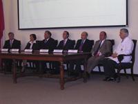 Los Decanos de las Facultades de Medicina, Odontología, Ciencias Químicas y Farmacéuticas y el Director del Hospital Clínico U. Chile estuvieron presentes e la ceremonia de formalización del convenio.