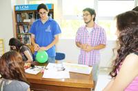 Ignacio Marchant, concejero FECh, y Mauricio Ceballos, vicepresidente Centro de Estudiantes, dieron la bienvenida a los Mechones 2012