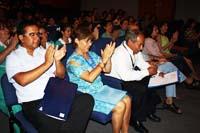 El entusiasmo de las mujeres desbordó al Aula Magna de Odontología