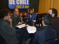 Dr. Juan Cortés, Prof. Francisco Sanfuentes, Rodrigo Bruna y Dr. José Manuel Manríquez, parte de la organización del Salón de Arte, durante el  programa "A tu Salud" del jueves 28 de junio