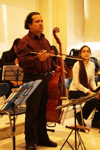 Conjunto de música antigua cautivó a la Facultad de Odontología