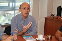 Prof. Francisco Brieva visita a Consejo de Facultad