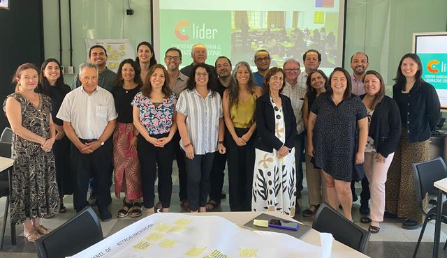 Carmen Montecinos, directora ejecutiva de C Líder: “Para que los niños y las niñas tengan nuevas oportunidades educativas, nosotros tenemos que ofrecerle nuevas oportunidades de aprendizaje profesional a los líderes educativos”