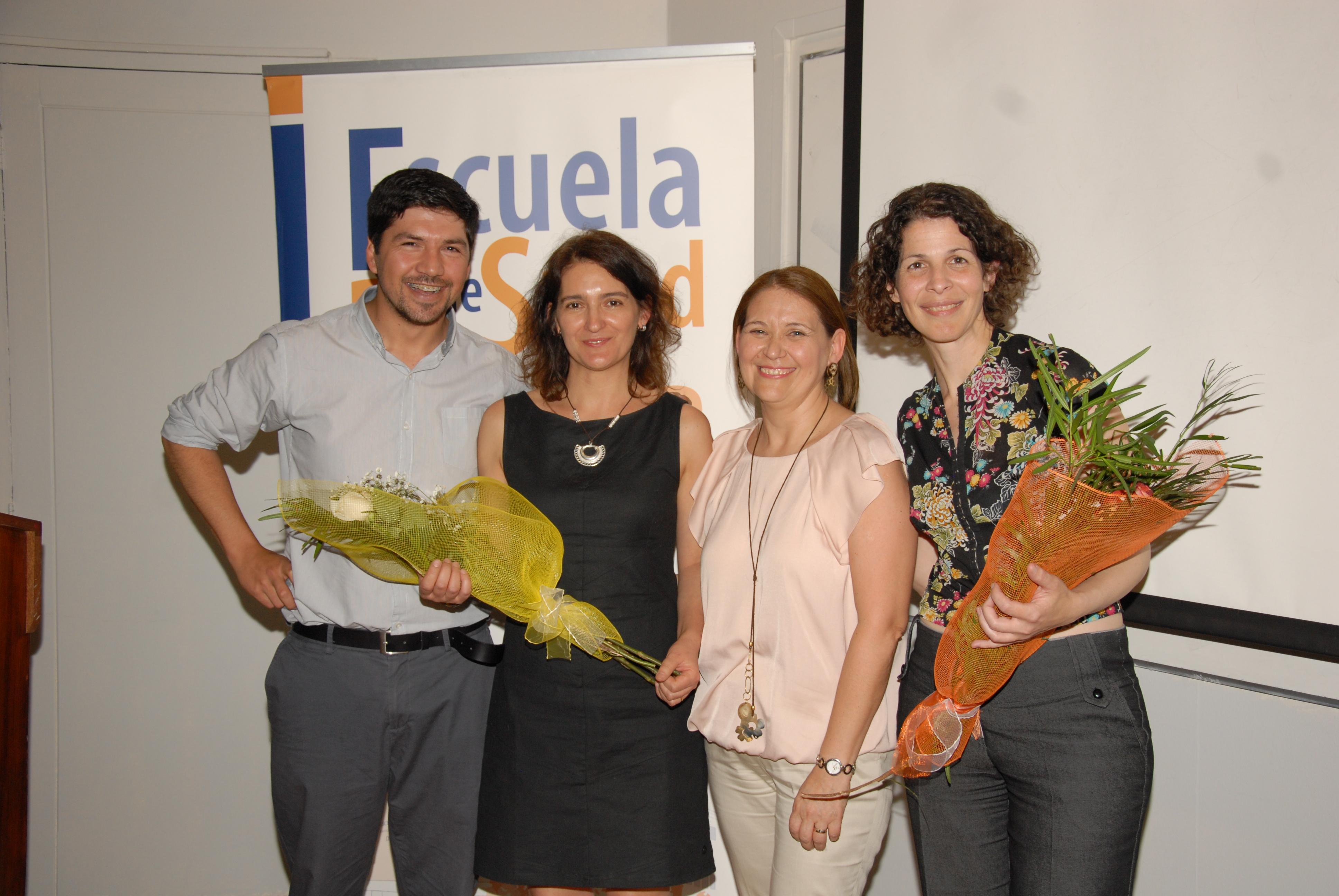 Alumnos junto a las profesoras del magíster.