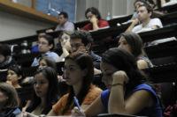 Los alumnos de diversas carreras profesionales se presentaron uno a uno y luego se dio comienzo a la clase inaugural.