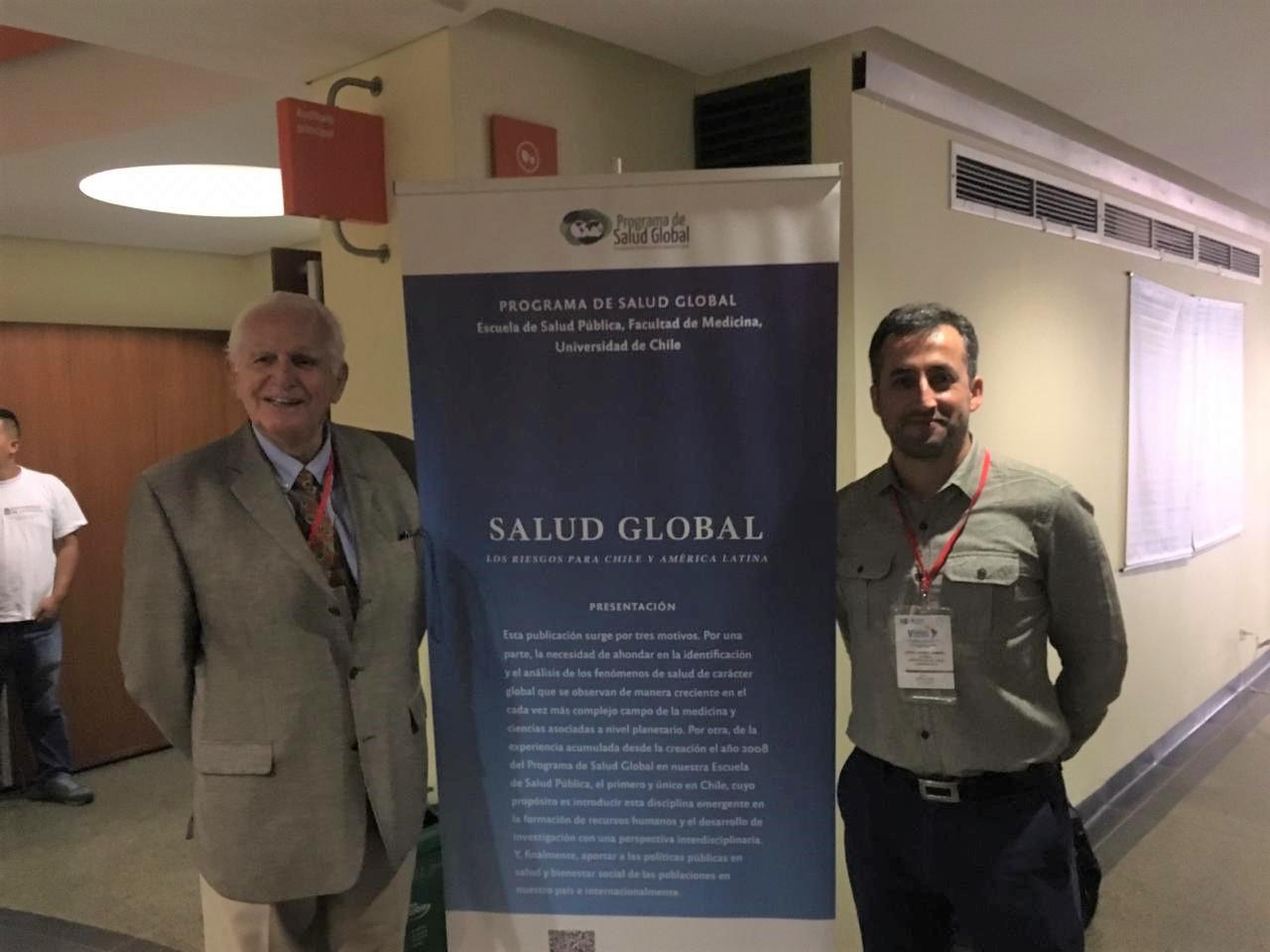 Los académicos asistentes además aprovecharon de difundir libro de ensayo desarrollado con estudiantes de Medicina.